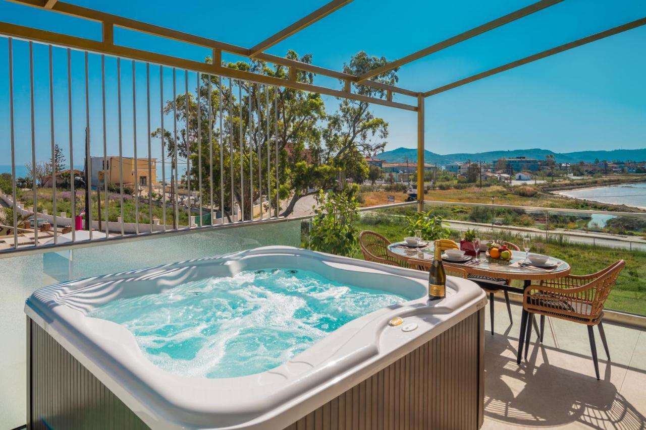 Apart Otel Aphrodite & - 140m From The Beach, By Zantewize